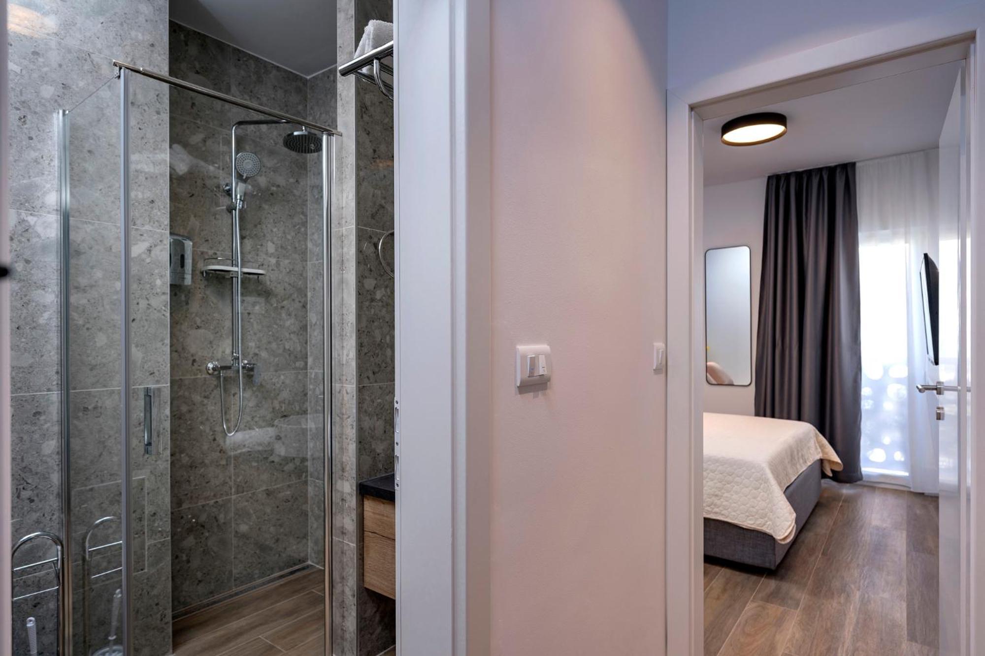 Modern, 2 Bedroom Apartment ฮวาร์ ภายนอก รูปภาพ