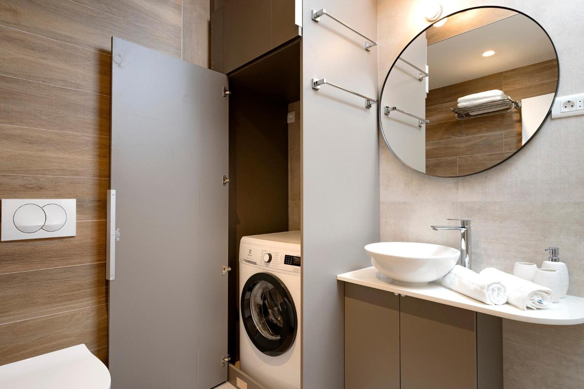 Modern, 2 Bedroom Apartment ฮวาร์ ภายนอก รูปภาพ