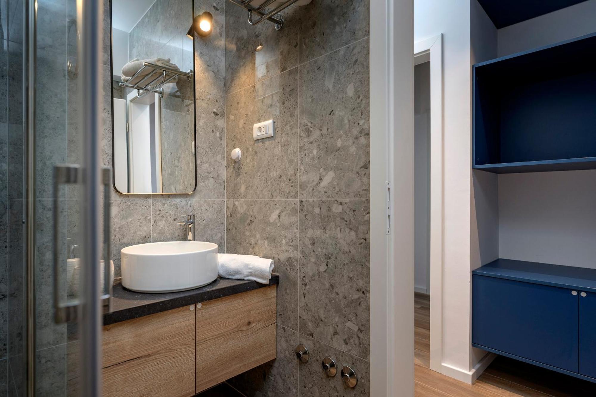 Modern, 2 Bedroom Apartment ฮวาร์ ภายนอก รูปภาพ
