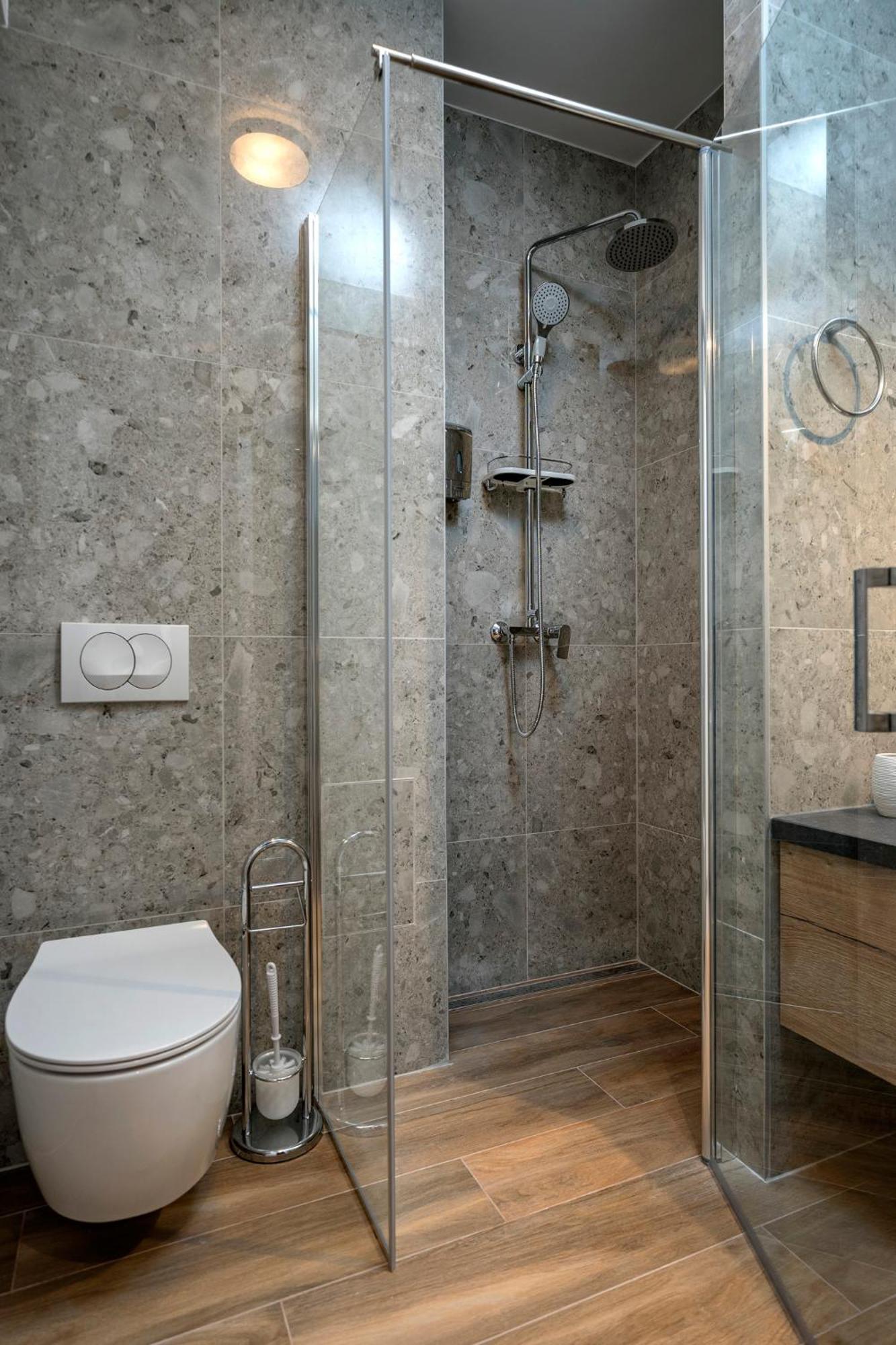 Modern, 2 Bedroom Apartment ฮวาร์ ภายนอก รูปภาพ